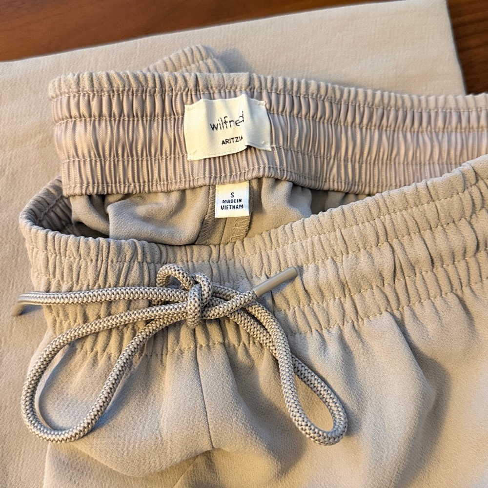 Aritzia Wilfred Thesis Pants Crepette Ashen Small - Picture 5 of 5